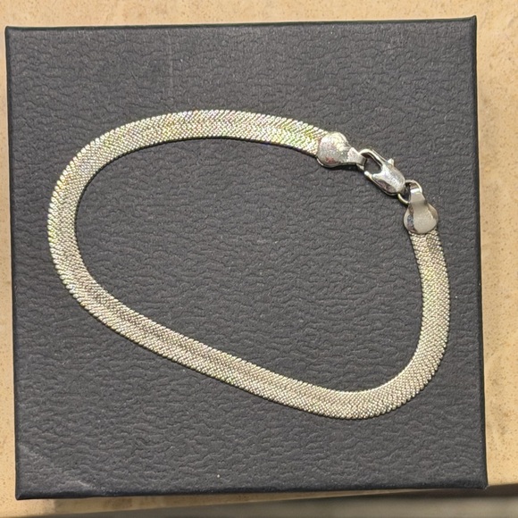 Sterling Forever Flat Link
Chain Bracelet - Picture 4 of 6